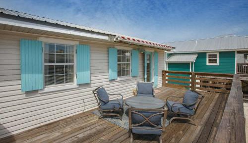 Three-Bedroom Holiday Home 