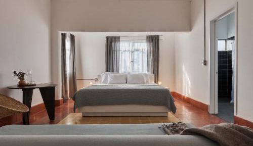 Deluxe King Suite