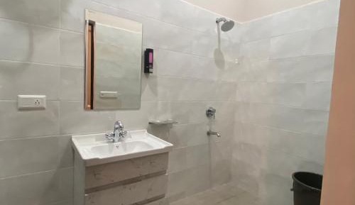 Deluxe Double Room (2 Adults + 1 Child)