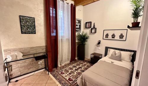 Single Room with Shared Bathroom