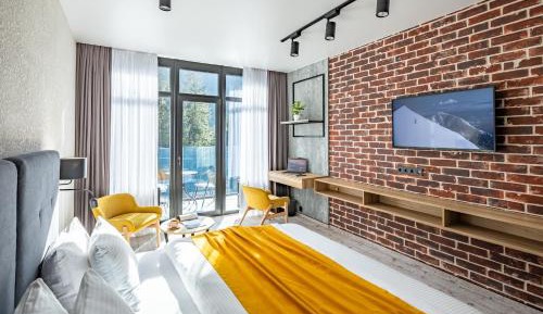 Standard Room with Balcony and Forest View 