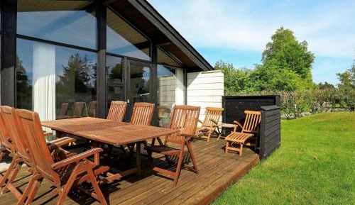 Three-Bedroom Holiday Home 