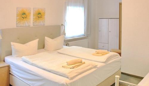 One-Bedroom Apartment with Shower