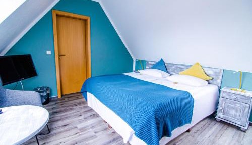 Double Room Economy