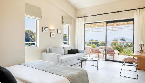 Junior Premium Suite with Hot Tub - Nest Villas & Suites