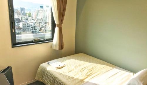 Single Room with River View - Smoking