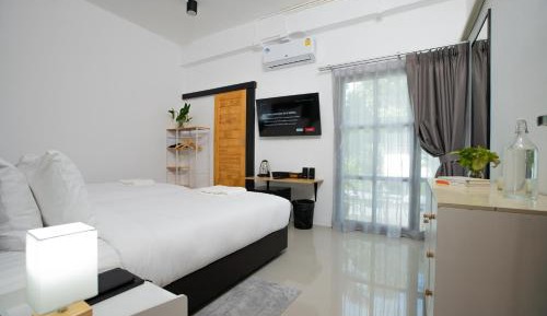 Queen Room with Balcony