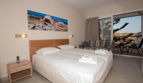 Triple Room with Sea View