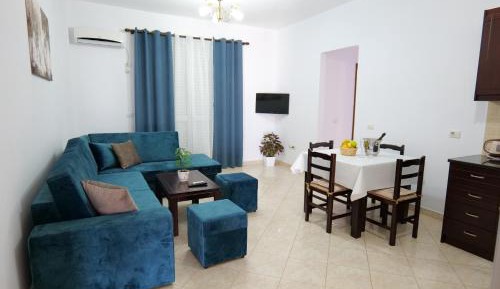 One-Bedroom Apartment with Balcony