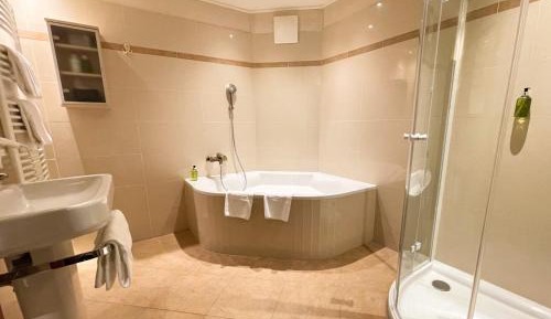 Junior Suite with Garden View