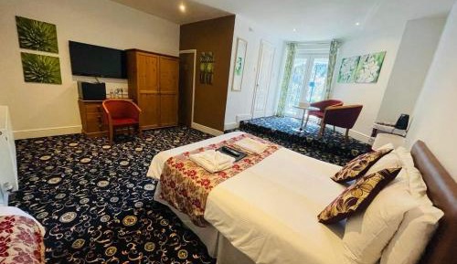 Deluxe Family Suite