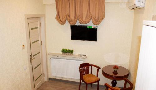 Single Room with Shared Shower and Toilet