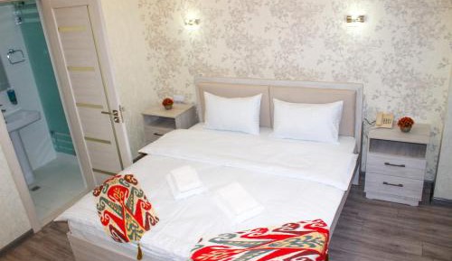 Deluxe Double Room with Shower
