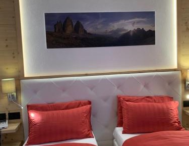  Double or Twin Room with Partial Lake View