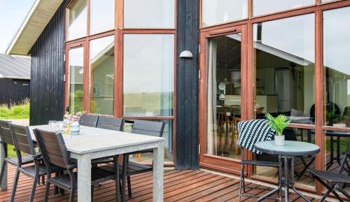Three-Bedroom Holiday Home 