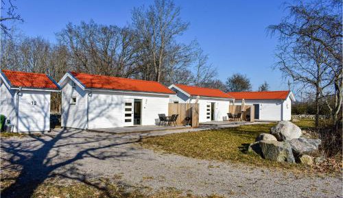 One-Bedroom Holiday Home