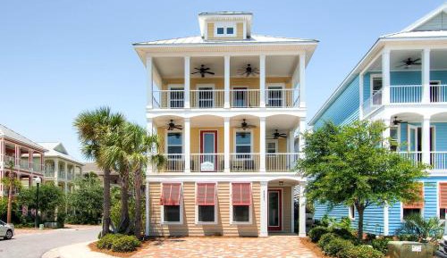 Five-Bedroom Holiday Home