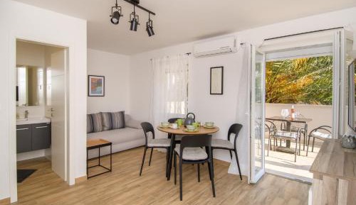 Superior One-Bedroom Apartment with Balcony