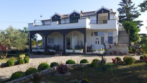 Apartment with Garden View