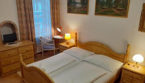 Triple Room with Shared Bathroom
