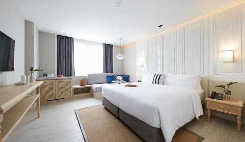 Deluxe King Room