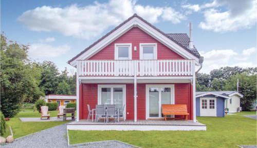 Three-Bedroom Holiday Home 