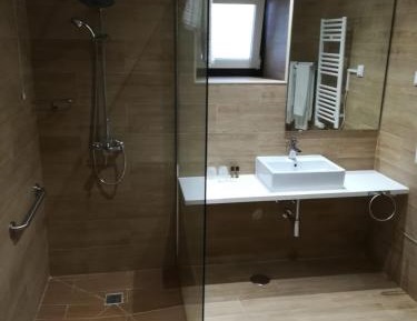 Twin Room with Private Bathroom