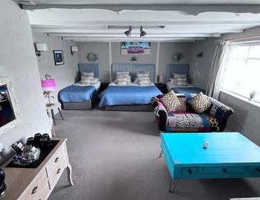 Deluxe Family Room