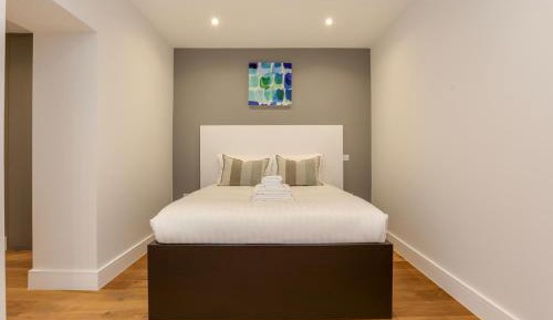 Lower Ground Floor Deluxe Studio