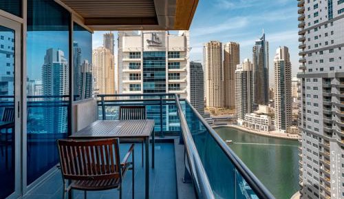 Two-Bedroom Premium Apartment with Marina View