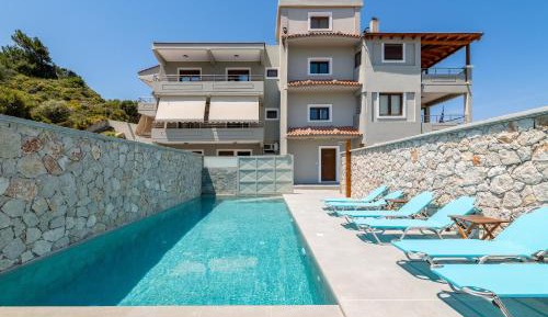 Suite with Private Pool