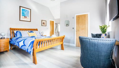 Deluxe King Suite