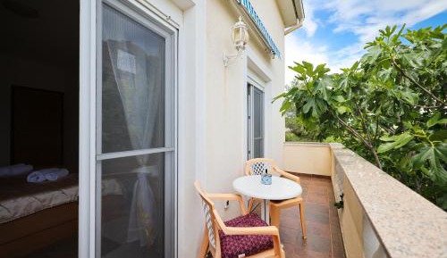 One-Bedroom Apartment with Terrace and Sea View