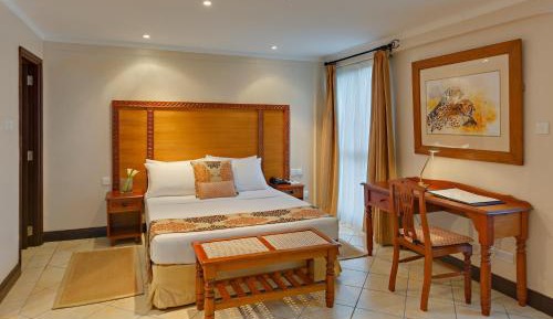 Junior Suite 1 Double Bed, 31Sqm, Air Conditionned, Room Service, Tea And Coffee, Flat Screen Tv 