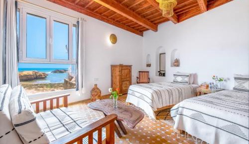 Deluxe Family Suite with Sea View N°1