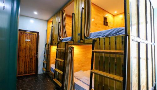 Single Bed in Mixed Dormitory Room