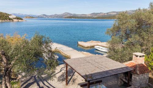 Two-Bedroom Apartment with Terrace and Sea View