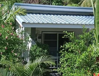 Bungalow with Garden View