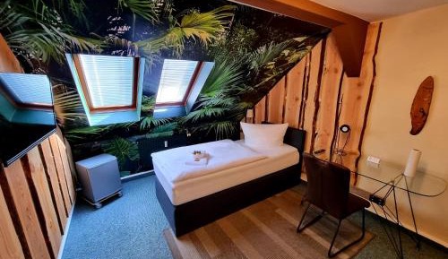 Single Room with Private Bathroom