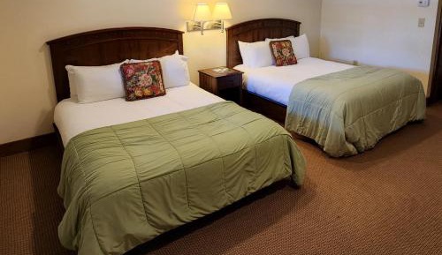 Deluxe Queen Room with Two Queen Beds