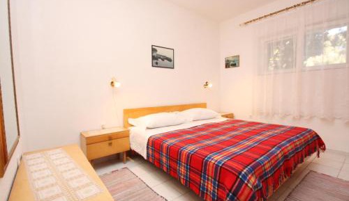 One-Bedroom Holiday Home