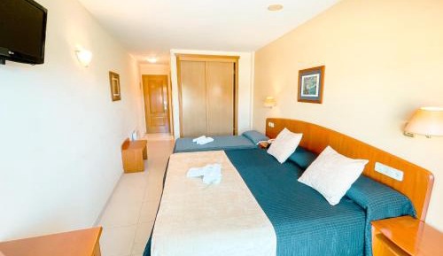 Triple Room with Garden View