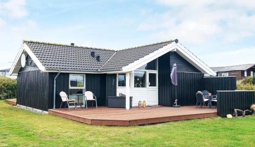 Three-Bedroom Holiday Home 