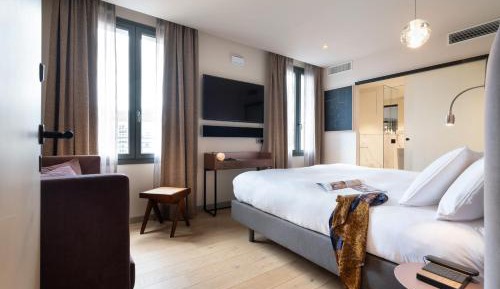 Deluxe Double or Twin Room
