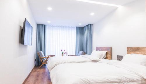 Twin Room with City View