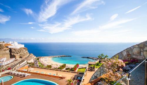 Top Floor Premium Apartment with Sea View