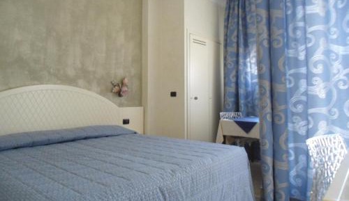 Double Room (1 Adult)
