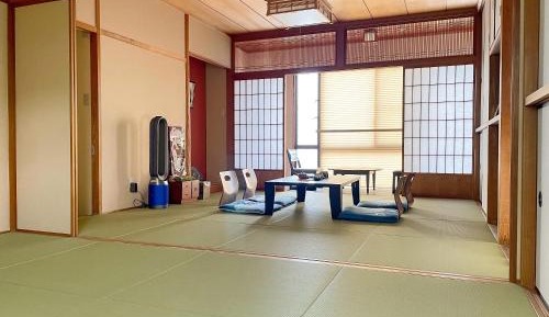 Japanese-Style Room