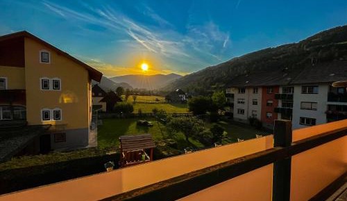 Apartment with Mountain View