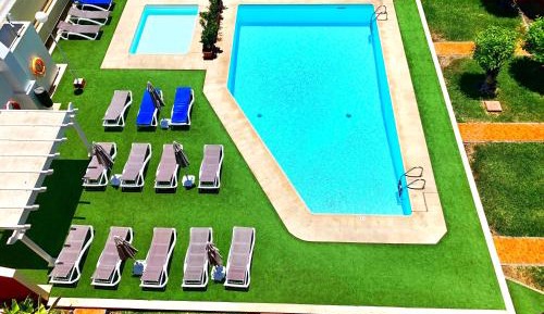 Studio Apartment (2 Adults)